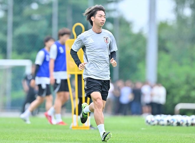 【サンフレッチェ広島「E-1」アルバム】J1広島に所属する日本代表5選手の13日＆14日の練習写真46枚！ジャーメイン良、中村草太、川辺駿、田中聡、荒木隼人、大迫敬介の現地写真の画像021