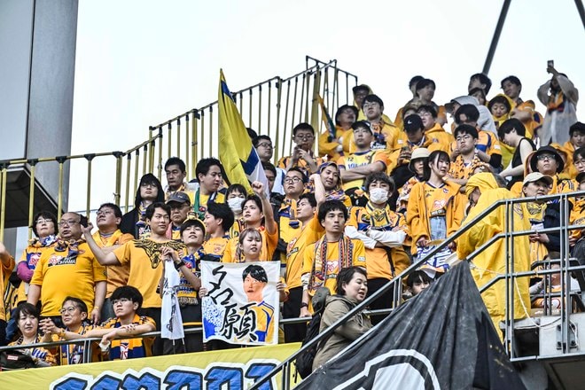 【仙台サポーターアルバム(1)】千葉戦に2000人が駆け付けたベガルタ仙台のサポーター写真99枚！ 雨中で声援鳴り響かせた「ジェフユナイテッド千葉ーベガルタ仙台」の画像068