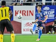 「永遠に見ていられる」とSNSで沸騰! 三笘薫と田中碧“鷺沼兄弟”の「居残りドリブル練習の動画」【チュニジア戦直前の日本代表練習】の画像