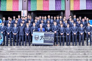 J1川崎が必勝祈願を行い「リーグタイトル奪取」へ発進！「Jの生態系を壊す」可能性を秘める新ブラジル人選手も合流し、選手・スタッフが市内18か所に分かれて商店街を巡るの画像