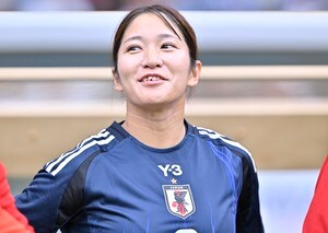 「かわいい」「なんでこんなにも似合っているのか」浦和ファミリー“遠藤優×笹井夫妻”ラグビー観戦ショットに反響！「遠藤さんもご一緒だったとは!!」の声の画像