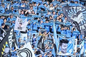 ｢やっぱり選手が着るとカッコよく見える｣J1川崎の2026新ユニフォーム”特別ムービー“公開で購買欲アップ!? 現役4選手着用で｢この4人は残留ってことでよろしい？ ｣の画像