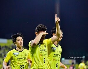 柏「6戦未勝利」を招いた「AT10分」＆「2回のVAR」の“混乱試合”の画像