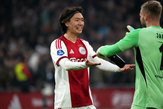 オランダ伝統の一戦『デ・クラシケル』に３人の日本人選手！｢板倉滉vs上田綺世&渡辺剛」が激しくぶつかり合った白熱の現地スタジアムに潜入【アヤックスvsフェイエノールト】PHOTOギャラリーの画像032