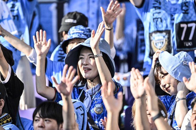 【サポーターアルバム】敵地で勝利を掴んだ川崎フロンターレのサポーター写真75枚！ 圧巻の応援で勝ち越し導く「サンフレッチェ広島ー川崎フロンターレ」の画像022