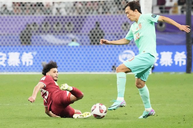カタール10番のスーパーボレーが炸裂！【PHOTOギャラリー AFCアジアカップ カタール代表vs中国代表 2024年1月23日 0:00キックオフ】（渡辺航滋撮影）の画像004