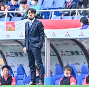 【J2「抜け出し」】2位・横浜FC「3戦勝ち星ナシ」の“最後の正念場”、5位・ベガルタ仙台はエース・中山仁斗の豪快ヘッドで「6連敗阻止」！伊藤彰監督の「新可変システム」が奏功で再浮上を狙う!!【戸塚啓のJ2のミカタ】(2)の画像