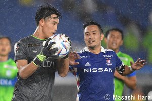 大住良之の「この世界のコーナーエリアから」第101回「“ハンドボール”とはなんぞや?」(1) 初期のサッカーでは許されていた手でのキャッチの画像