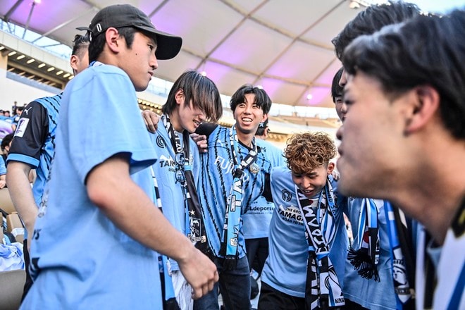 【サポーターアルバム「54枚」(4)】「川崎フロンターレ―アルサッド」佐々木旭が「川崎みたいだった」と感謝したプリンススタジアム内での川崎サポーターの写真54枚！の画像049