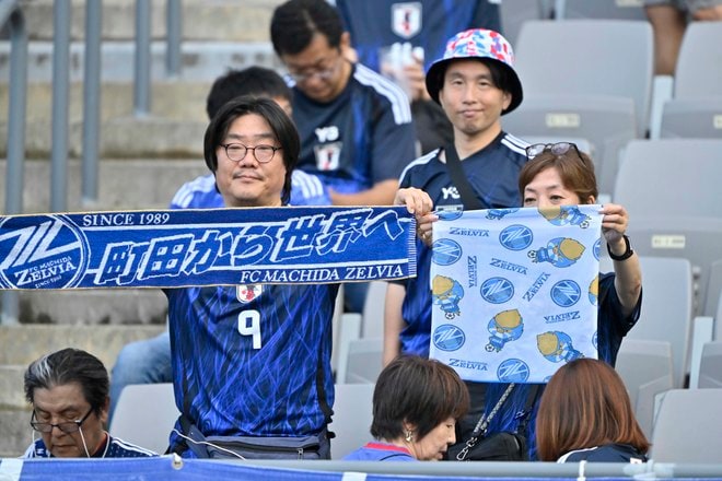 【サポーターアルバム】サッカー日本代表の韓国戦勝利を支えたサポーター写真95枚！ 韓国・龍仁に駆け付けた熱い声援ショット「日本代表ー韓国代表」の画像061