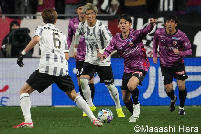 神戸“黄金コンビ”が先制も…京都“ブラジル兄弟”が同点に！百年構想リーグ開幕戦“京神ダービー”は肉弾戦の末にPK決着！【京都サンガF.C.vsヴィッセル神戸】激闘PHOTOギャラリーの画像008