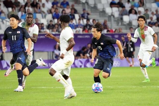 パリオリンピック男子サッカー日本代表「激闘の記録」PHOTOギャラリー25枚　グループリーグ第2戦マリ戦　山本理仁が2試合連続ゴール！PKピンチを守護神・小久保玲央ブライアンが神セーブの画像003