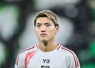 ｢美が溢れてる｣サッカー日本代表・堂安律の美人妻、1泊8万円超パリ高級ホテル滞在ショット公開｢ぐぅなホテルやった｣スラリ美脚の超セレブ近影に｢いつも素敵で見惚れてます｣の声　の画像