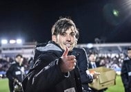 後藤健生の｢蹴球放浪記｣第241回｢ブラジルと韓国に共通する素晴らしい習慣｣の巻(2)隣国でも減った｢席を譲る｣若者と、日本が失った｢敬老精神が生きる｣サッカー大国の画像