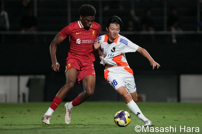 15歳以下の｢Jリーグ選抜｣と｢リバプール選抜｣が激突、｢特別な才能｣飛び級の日本代表CBが守備を統率して｢無失点｣で2連勝！浮上した｢その後の育成年代｣の課題【U-15　Jリーグ選抜vsリバプール　U-15】激闘PHOTOギャラリーの画像008