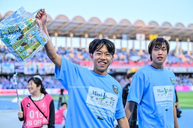 【川崎、6戦ぶり勝利の裏にあった試合前日の青空決起集会。負傷者も集合して一つにした気持ち(2)】「誰かが辞めるのかな」という言葉も出た練習後の結集……感謝を胸に挑んだ一戦の画像