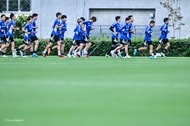 サッカー日本代表の練習に「意外な訪問者」！突如出現した「ベガルタ仙台の空間」に 森保一監督もとびきりの笑顔にの画像
