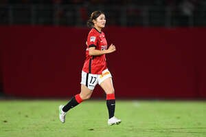 ｢美しい｣!! 三菱重工浦和レッズレディース・遠藤優が父親とのゴルフ姿を披露！ 指導を受け「ビシバシ教え込んでもらいました」としながらも｢秋のゴルフ最高でした〜っ｣とSNSで報告の画像