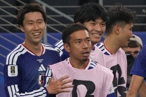 ｢タケは必ず帰ってくる｣長友の確信と鎌田らが強調した26人の総力戦、右サイド“相棒”の誓い【日本代表が激白｢離脱リハビリ中｣久保建英への思い】(2)の画像