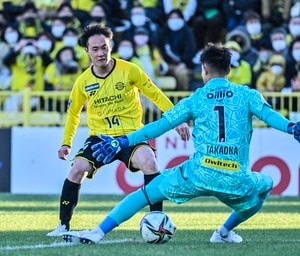 【J1考察】開幕2戦の「偶然の一致」が示唆する「前を向くモメンタム」の威力【「今季無敗」で首位、柏レイソル躍進の理由】(2)の画像