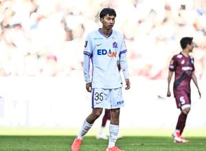 【スキッベ体制4年目でJ1広島、悲願のJ1制覇へ。神戸撃破から見えた現在地(2)】神戸相手に異彩を放った中島洋太朗、大卒新人・中村草太も好発進。今季広島は若い世代にも期待大の画像