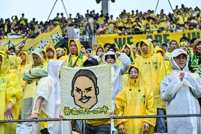 【千葉サポーターアルバム】雨の中で首位堅持のチームを後押しした「ジェフユナイテッド千葉のサポーター写真99枚」！ ゴール裏の熱狂ショット「ジェフユナイテッド千葉ーベガルタ仙台」の画像081