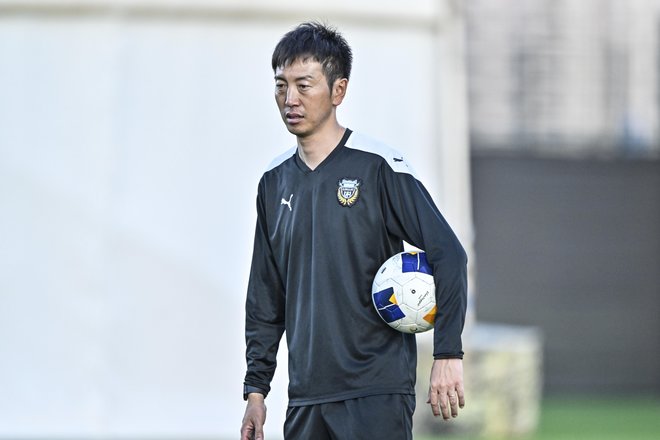 【川崎フロンターレアルバム】サウジアラビア到着翌日4月23日のジェッダ市内での「コーチングスタッフ＆クラブスタッフ写真」と「選手と子どもたちの交流写真」合計98枚！の画像059
