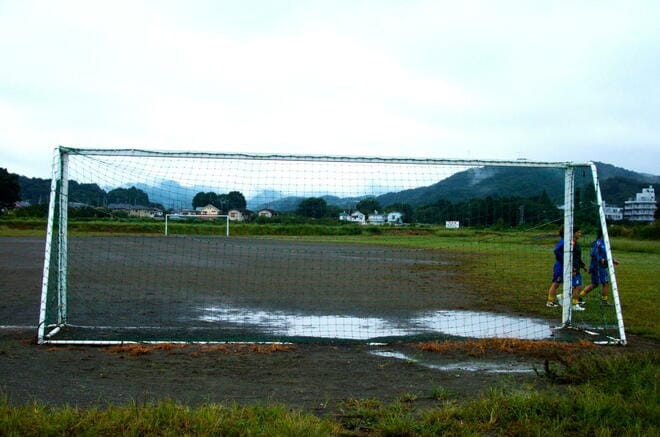 大住良之の｢この世界のコーナーエリアから｣第169回｢人生いろいろ、ゴールもいろいろ｣(2)横浜FMvs鹿島｢雷雨の延長戦｣、雨ニモ負ケズ｢帰っていった高校生｣、風ニモ負ケズ｢感心した応急対策｣の画像003