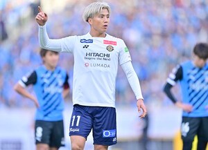 川崎フロンターレのパス・サッカーを抑え込む先鋒となった柏レイソルの2人の若きFW【記憶にとどめておくべき第103回天皇杯決勝のポイント】(1)の画像