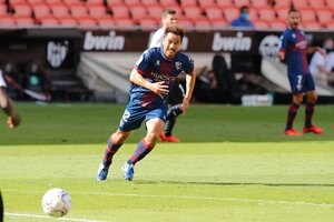 岡崎慎司とルイス・スアレスが激突！「9・30ストライカー決戦」ウエスカvsＡマドリードの画像