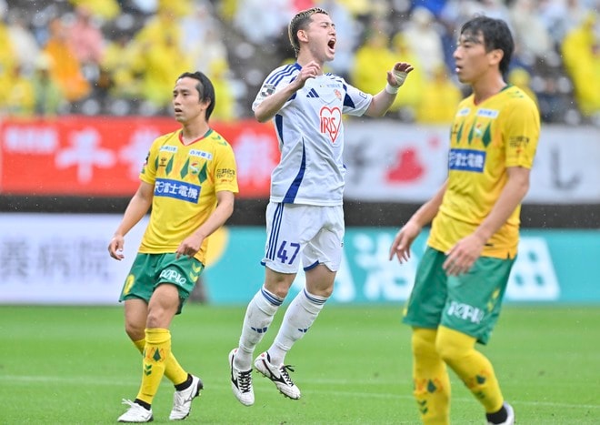 【試合アルバム】ベガルタ仙台がアウェイで迎えた上位対決・千葉戦でのプレー写真63枚！「ジェフユナイテッド千葉ーベガルタ仙台」の画像031