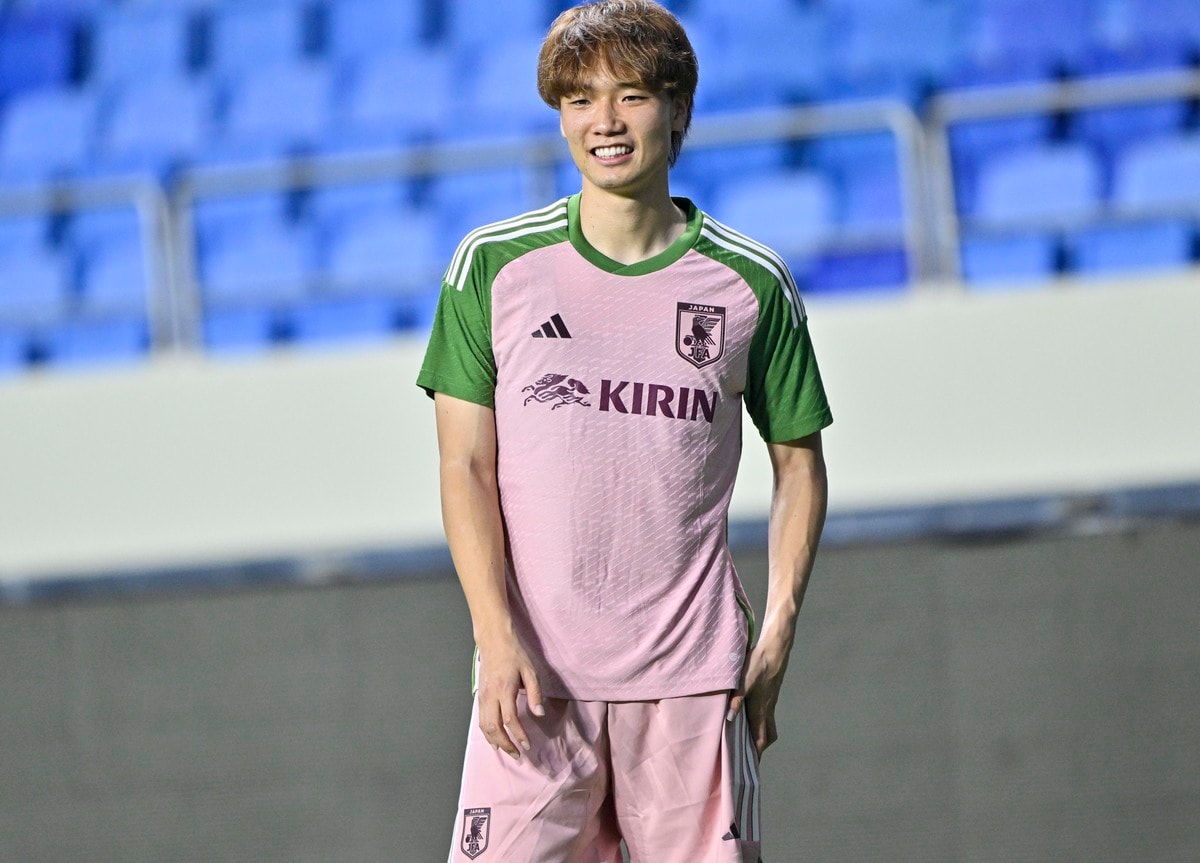 「国宝級イケメンランキングNo·1♡」サッカー日本代表・板倉滉がファッション誌『Safari』での「総額約100万円の大人コーデ姿」披露 ...