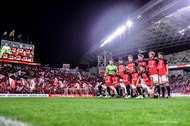「そこ仲良いんや!」アーセナルの日本代表DF冨安健洋とエジプト代表MFの練習中の笑顔2ショットが「めっちゃいい写真」と話題!「トミーが楽しそうで嬉しくなる」の声の画像