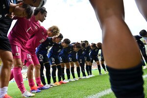 「めちゃくちゃ沁みそう」パリ五輪敗退なでしこジャパン“労いの助六弁当”写真が不思議と泣ける！「ホッとする味だろうなぁ」「なんと心のこもった最後の食事」の声の画像