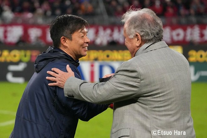 常勝軍団を復活させた2人！抱き合った新旧の指揮官！最後まで戦い続けた優磨！観客席を赤く染めたサポーターたち！茨城県はJ1、J2同時優勝！【鹿島アントラーズvs横浜Ｆ･マリノス】原悦生PHOTOギャラリーの画像010