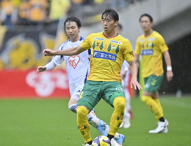 【試合アルバム】ジェフユナイテッド千葉のベガルタ仙台戦でのプレー写真49枚！「ジェフユナイテッド千葉ーベガルタ仙台」の画像001