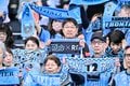 【サポーターアルバム(3)】G大阪戦での観客席＆入場時の川崎フロンターレのサポーター写真77枚！選手と手をつないだ子どもたちなど現地写真「川崎フロンターレーガンバ大阪(3)」の画像026