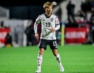 「ロゴが白くなった」日本代表MF守田英正所属のスポルティングの「新ユニフォーム」が賛否両論！ 背中にスタジアムへの敬意を織り込んだ新デザインの画像