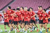 「むっっっちゃカッコいい」日本代表MF南野拓実の雨を切り裂く電光石火のゴールにファン大興奮!「動き出しからゴールまで完璧」「何回見ても上手すぎるw」の声の画像
