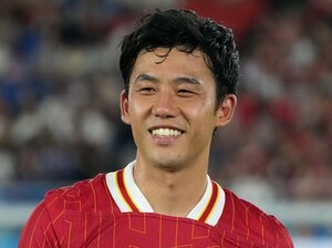 日本代表MF遠藤航ら3選手がドッキリの仕掛け人！子供と同僚に自身の応援歌を歌って伝授も｢誰も知らない？｣大ピンチ！｢動揺する子供たち可愛い｣｢めっちゃ平和で最高すぎる｣の画像
