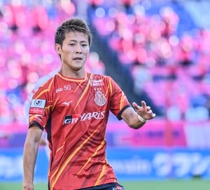 「何回見ても意味分からん」徳島ヴォルティス移籍の柿谷曜一朗、名古屋グランパスで決めた「天才的オーバーヘッド」に再脚光！ 自らボールを浮かせる超人的発想に「忘れられない」と称賛やまずの画像
