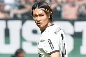 ｢日本の宝｣｢何頭身なの、カッコ良すぎる｣サッカー日本代表DF板倉滉、京都で破壊力抜群の着物姿披露｢結婚かと思って心臓止まりました｣の画像