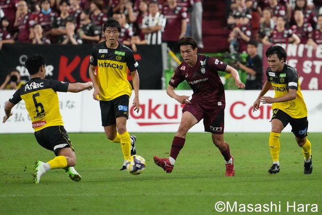 神戸エースに一歩も譲らない柏DF、代表帰りFWが終了間際に鋭いシュート、勝ち点6ポイントの死闘【ヴィッセル神戸vs柏レイソル】激闘PHOTOギャラリーの画像002