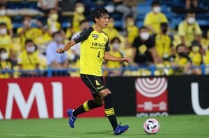 柏レイソルに漂う「アルゼンチン」の香り　キャリア35年の名将と「チーム潜在力」の画像