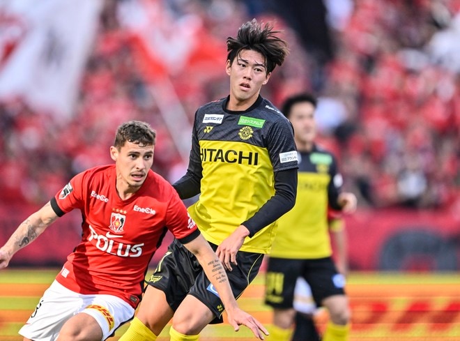 木下康介・垣田裕暉の２トップに古巣対決となった小泉佳穂が先発。前半2得点でアウェイで快勝飾る【試合アルバム】「浦和レッズ―柏レイソル」の画像007