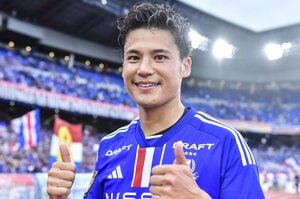 W杯欠場ドイツ代表ニャブリ来日！元日本代表FWとの居酒屋“肩組み2ショット”公開に｢アーセナルで一緒だったっけ｣｢なかなかにエモい｣の画像