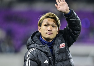 「お前はもうストライカーになれ」FW起用の松木玖生の振り向きざま強烈低弾道ショットに反響！「体幹えぐっ！」「トラップからのシュートが速い」と称賛の声の画像