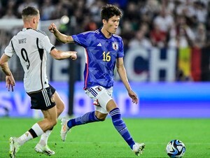 【異彩を放つ冨安健洋の今(1)】「“欠かせない選手だよ”と示す必要があった」の覚悟。「ホント、嫌になりますね」と吐露したカタールW杯からの再出発の画像