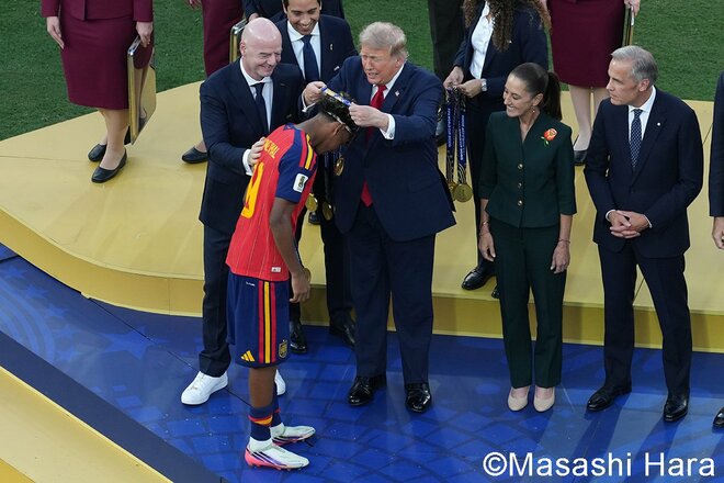 【W杯決勝】バルサ新旧10番対決が実現！マドンナ＆2R、BTS、美ボディ歌姫49歳の賛否両論ハーフタイムショー！試合後のメッシとヤマル、トランプ劇場をご覧あれ！【スペイン代表vsアルゼンチン代表】激闘PHOTOギャラリーの画像026