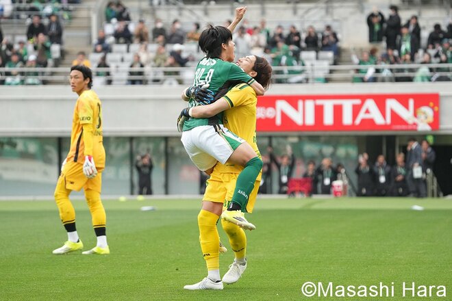 ｢Tokyo is Green｣意地のぶつかり合いとなった“東京ダービー”はスコアレスからのPK決着！東京Vサポーターが掲げた横断幕と歌い上げた｢緑が大好き｣チャント【東京ヴェルディvs FC東京】激闘PHOTOギャラリーの画像008